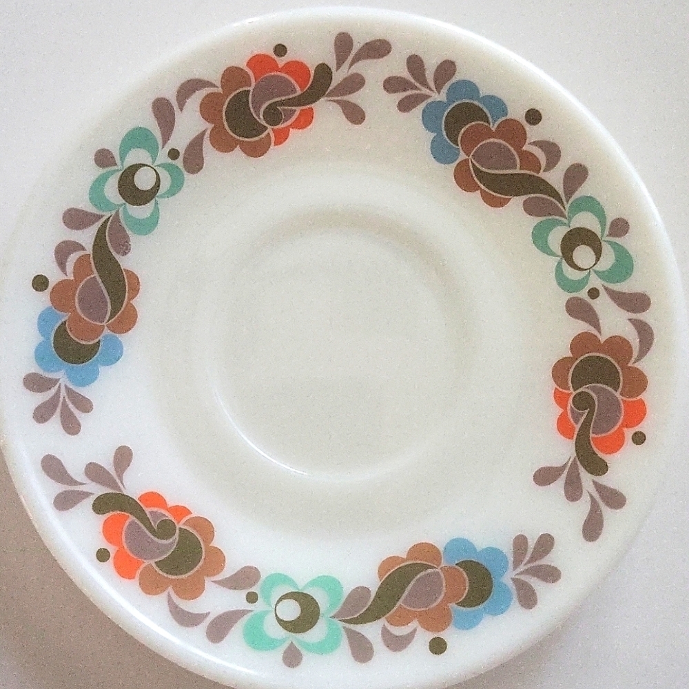 Vintage Pyrex Carnaby Tempo Cup and Saucer Set Of 2 - Picture 5 of 13